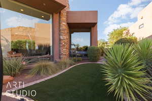 View of yard featuring a mountain view