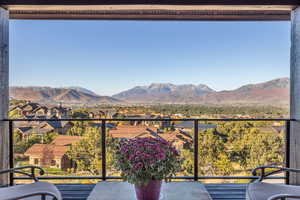 Balcony featuring a mountain view