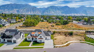 Bird's eye view with a mountain view