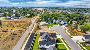 Drone / aerial view featuring a mountain view