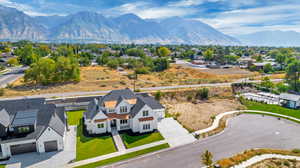 Aerial view with a mountain view