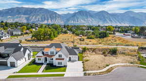 Aerial view with a mountain view