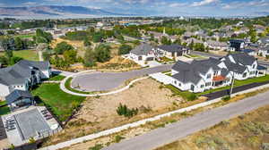 Aerial view with a mountain view