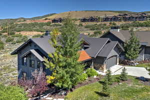 Bird's eye view featuring a mountain view