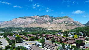 Aerial view with a mountain view