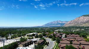 Bird's eye view with a mountain view