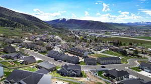 Bird's eye view with a mountain view