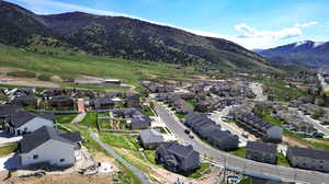 Aerial view with a mountain view