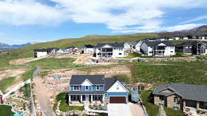 Aerial view with a mountain view