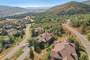 Birds eye view of property featuring a mountain view