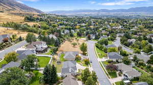 Aerial view with a mountain view