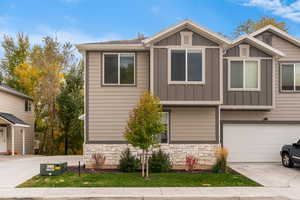 View of front of house featuring a garage