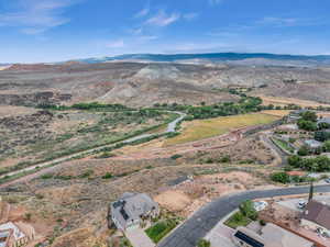 Bird's eye view with a mountain view