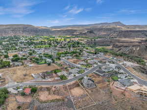 Aerial view with a mountain view