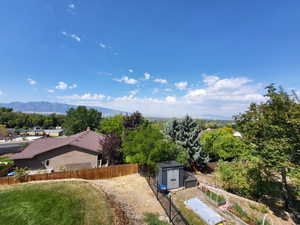 Bird's eye view with a mountain view