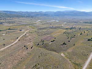 Aerial view with a mountain view