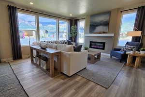 *Photo of model home, upgrades & finishes vary*