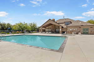 Swimming Pool and 2 spas of Clubhouse 1.