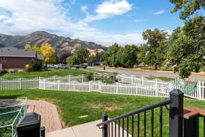 View of yard featuring a mountain view