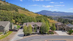 Drone / aerial view featuring a mountain view