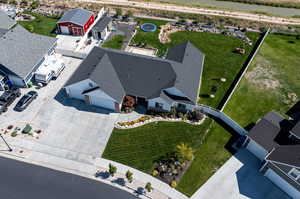 Birds eye view of property