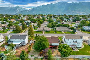 Bird's eye view with a mountain view