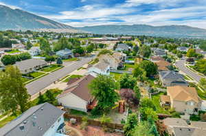 Drone / aerial view featuring a mountain view