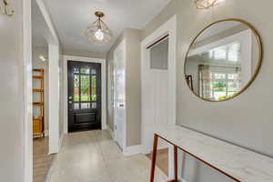 Entry-way with polished aggregate floors