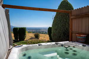 Built in hot tub with spectacular views.