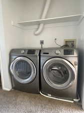 Laundry closet with independent washer and dryer