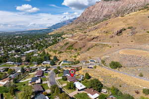 Bird's eye view with a mountain view