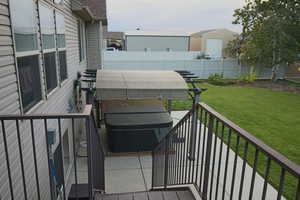 Hot Tub with awning