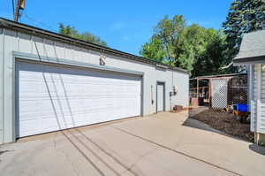 Oversized garage/workshop wired for 220