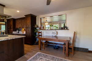 Kitchen eating area