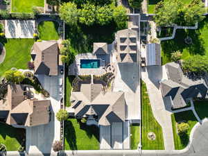 Birds eye view of property