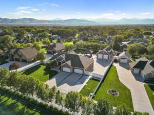 Drone / aerial view featuring a mountain view