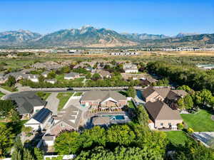 Bird's eye view with a mountain view