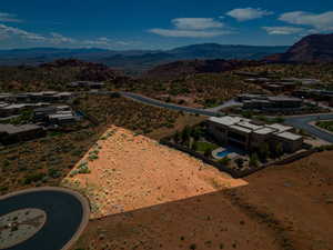 Aerial view with a mountain view