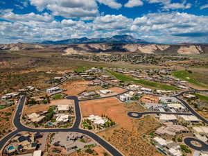 Aerial view with a mountain view