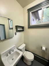 Main Floor En Suite Bathroom