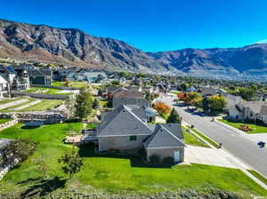 Aerial view with a mountain view