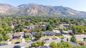 Bird's eye view featuring a mountain view