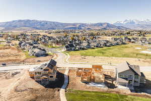 Drone / aerial view featuring a mountain view