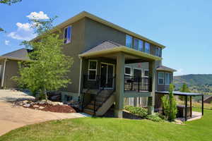 Covered deck with great mountain views.