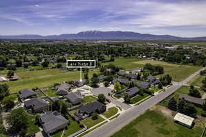 Bird's eye view with a mountain view