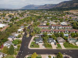 Aerial view with a mountain view