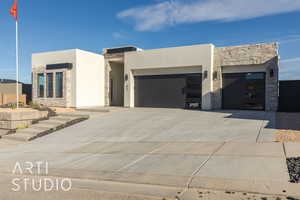 View of front of house featuring a garage