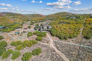 Bird's eye view with a mountain view