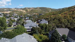 Drone / aerial view featuring a mountain view