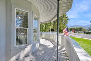 Main House Features 3 Separate Deck Areas/covered porches